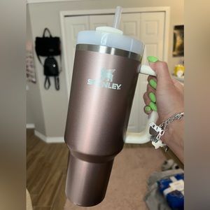Used Stanley 40oz Tumbler in Rose Quartz Glow